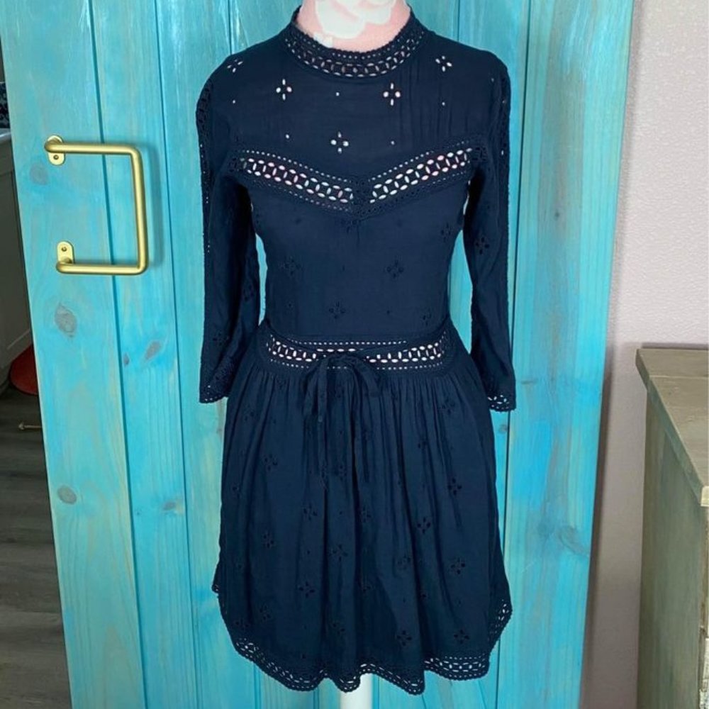 Abercrombie & Fitch Women’s Navy Blue Eyelet Floral Dress - XS